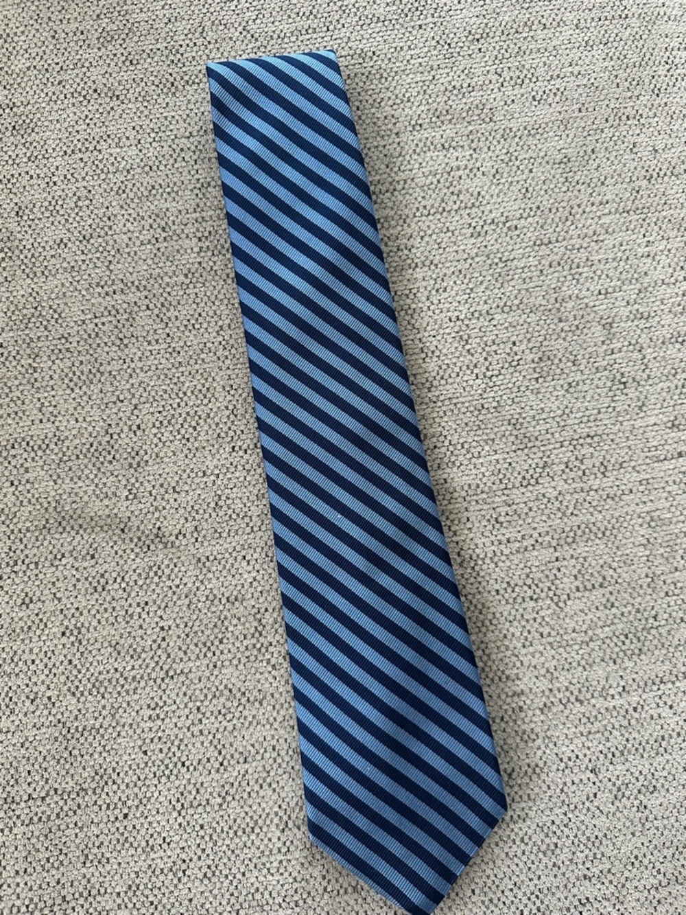 Brooks Brothers Men's Blue Diagonal Stripe Tie - Classic Office Style